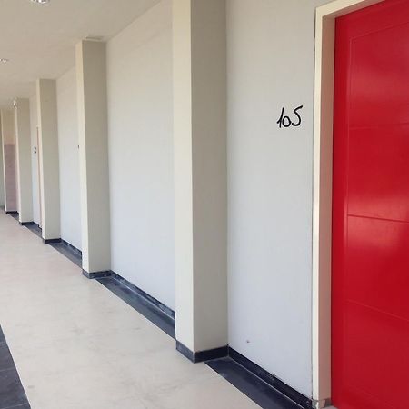 Rumah Cassa Guest House Surabaja Zewnętrze zdjęcie