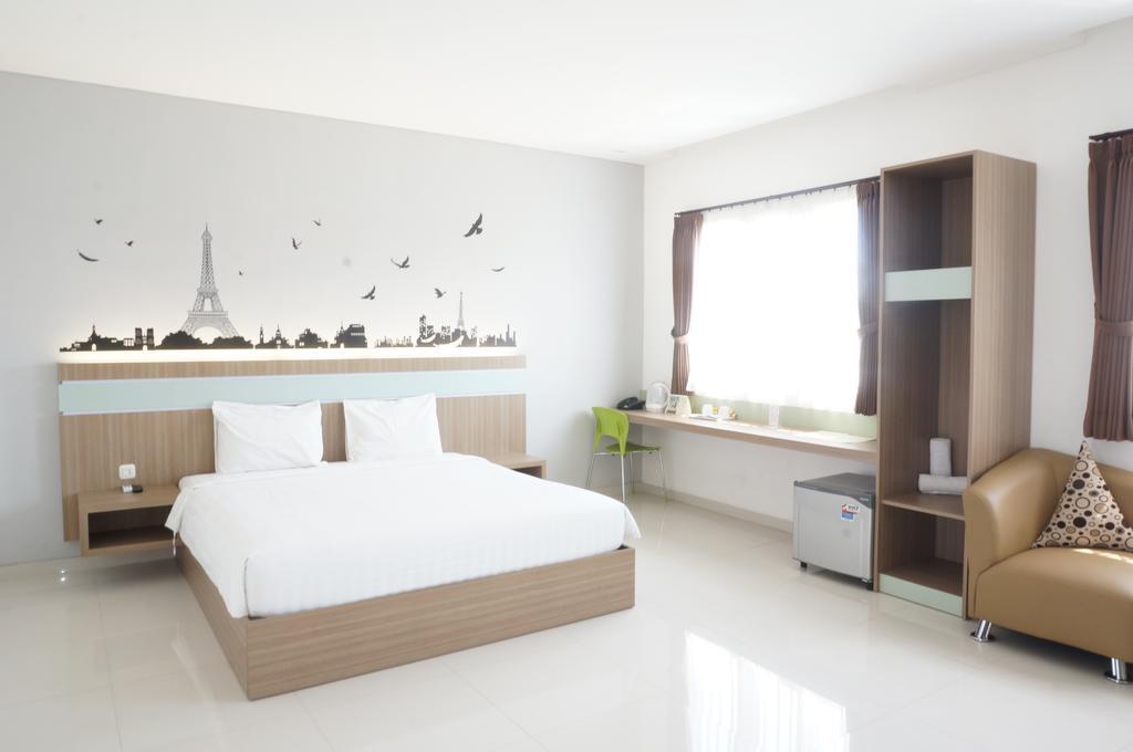 Rumah Cassa Guest House Surabaja Zewnętrze zdjęcie