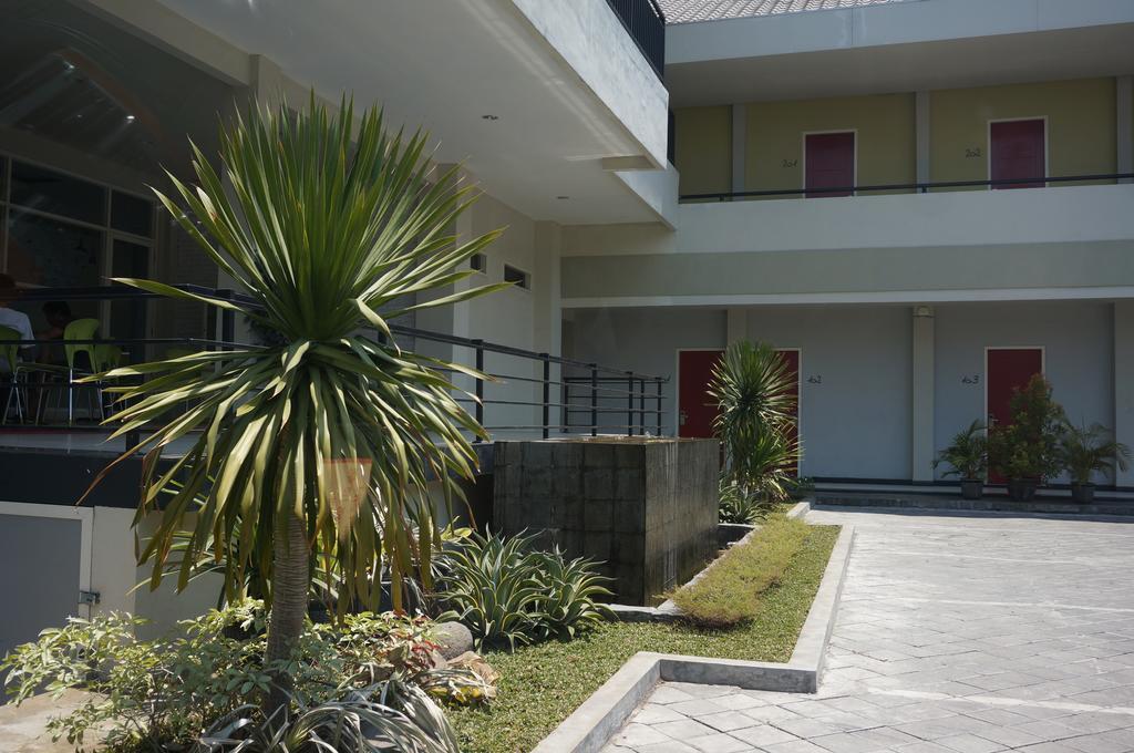 Rumah Cassa Guest House Surabaja Zewnętrze zdjęcie