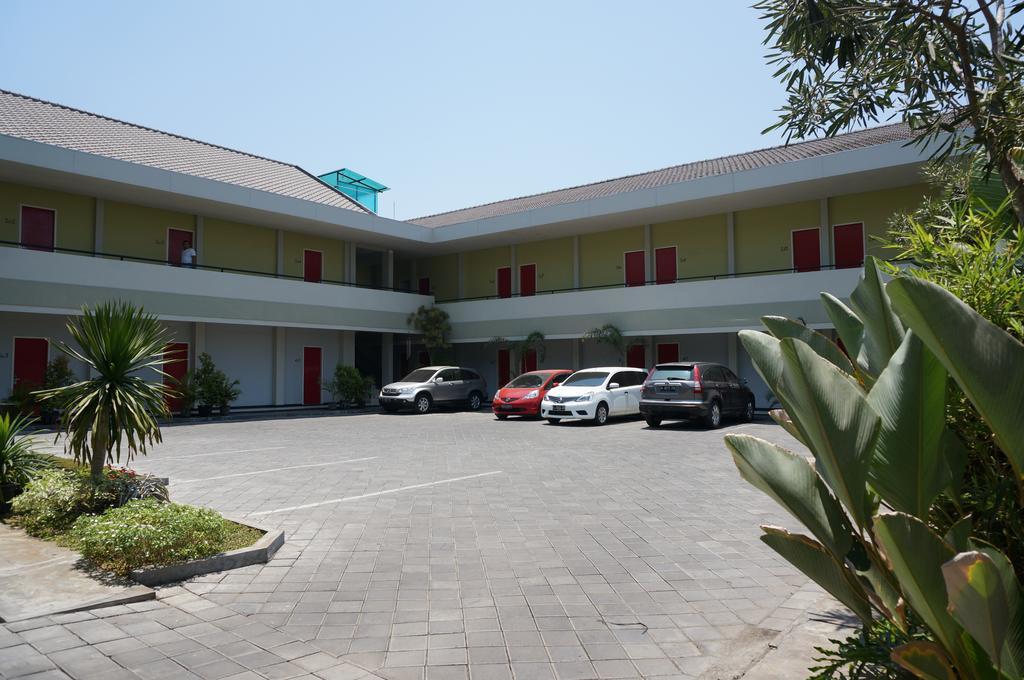 Rumah Cassa Guest House Surabaja Zewnętrze zdjęcie