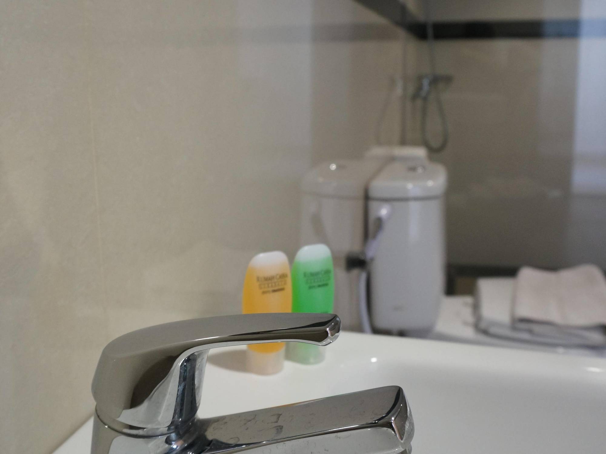Rumah Cassa Guest House Surabaja Zewnętrze zdjęcie