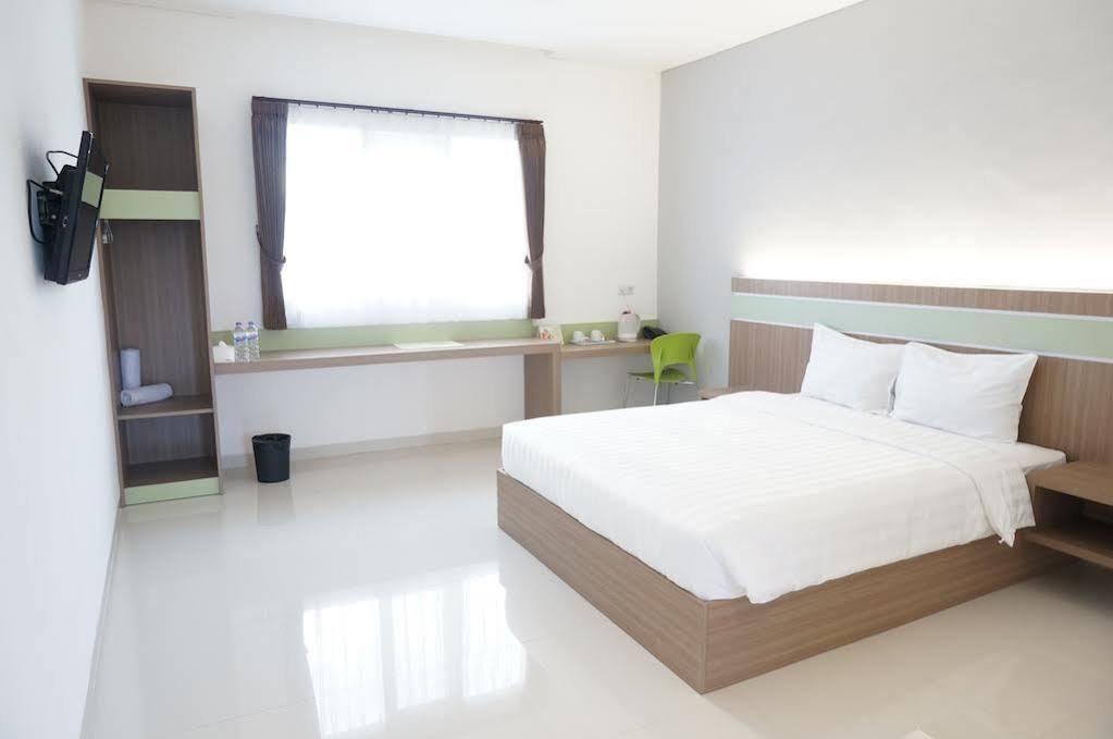 Rumah Cassa Guest House Surabaja Zewnętrze zdjęcie